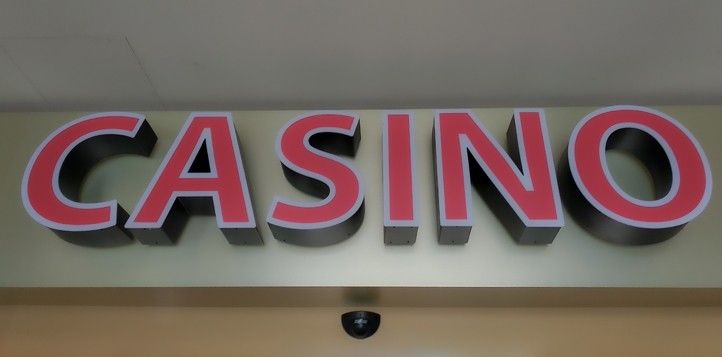 Ilustrační foto 231215_Casino_napis_ilustracni