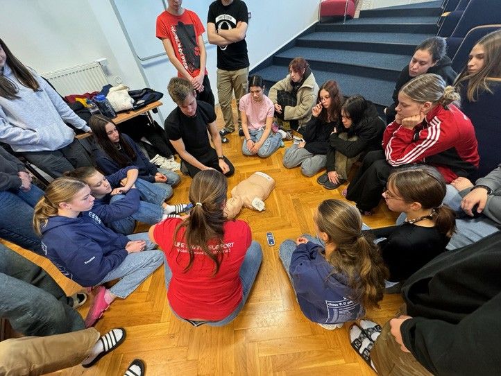 Zdroj fotografií: kancelář náměstkyně primátora Lucie Kantorové 240126_Prvni_pomoc_deti_1