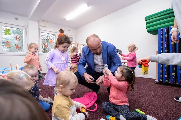 Kontejnerová školka ve Lhotě (fotografie: M. Pecuch) 240229_Kontejner_skolka_MS_Lhota_3