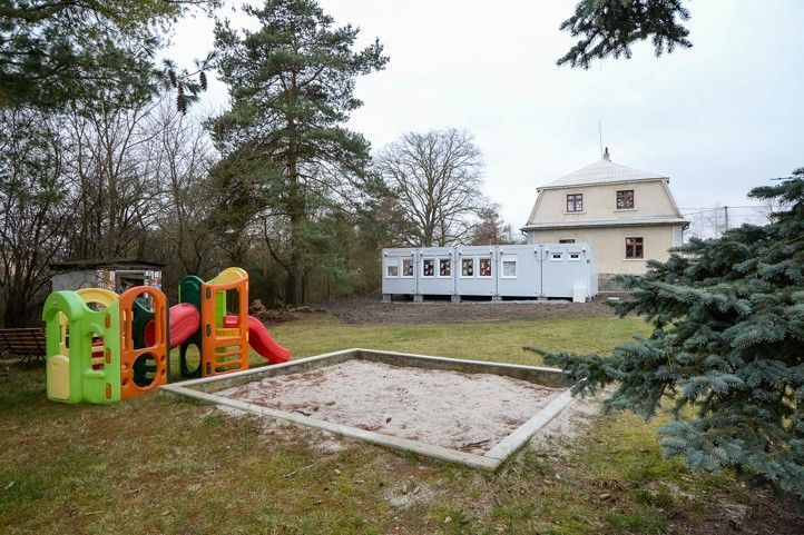 Kontejnerová školka ve Lhotě (fotografie: M. Pecuch) 240229_Kontejner_skolka_MS_Lhota_4