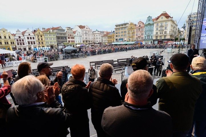 Fotografie: M. Pecuch 240503_Slavnosti_svobody_ceremonial_3