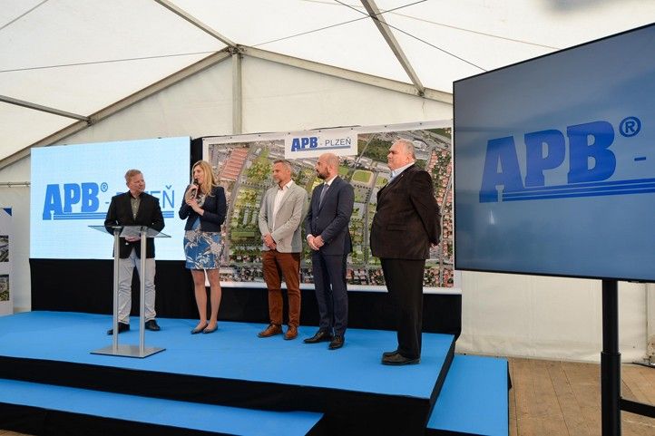 Start projektu (foto: M. Pecuch) 240515_Kasarna_Slovany_3