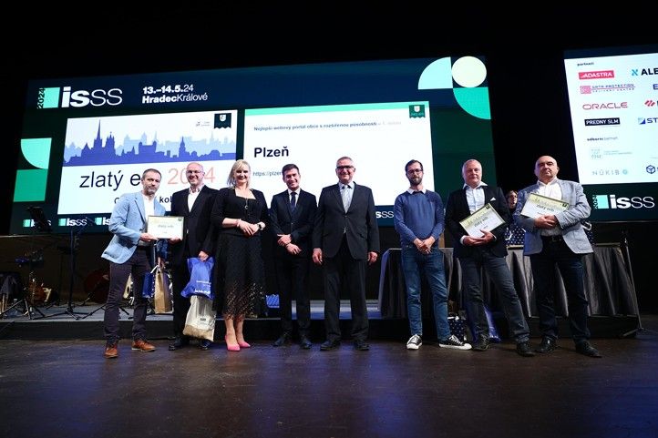 Fotografie z předání ocenění (zdroj: web konference ISSS) 240516_ISSS_Zlaty_erb_1