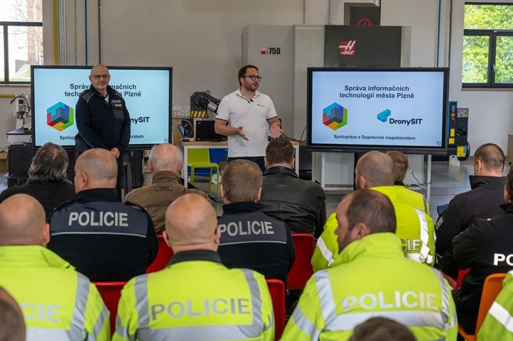 Zdroj fotografií: Drony SIT 240522_Drony_policie_doprava_1