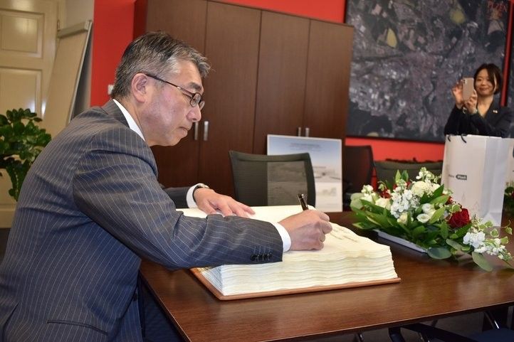 Náměstek primátora Pavel Bosák přijal japonského velvyslance. Foto: H. Josefová 240605_japonsky_velvyslanec_06