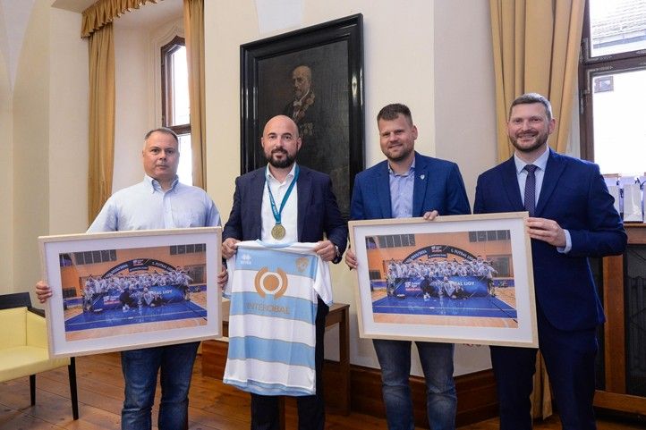 Přijetí na plzeňské radnici (fotografie: M. Pecuch) 240611_Interobal_5