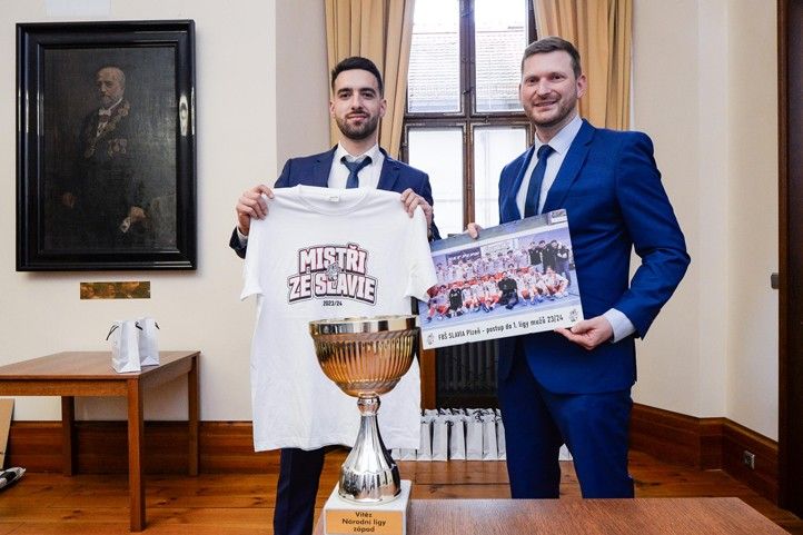 Fotografie z přijetí: M. Pecuch 240614_Sportovci_Florbal_FBS_Slavia_2