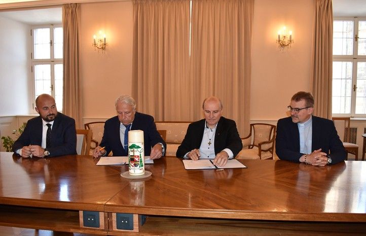 Fotografie: B. Hájková 240625_Chlum_podpis_1