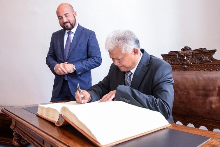 Setkání na plzeňské radnici (fotografie: M. Pecuch) 240711_Thajsko_velvyslanec_4