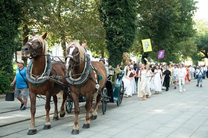 Průvod Vendelín zahájil divadelní sezonu. Fotografie: I. Štěrbová 240904_pruvod_vendelin_01