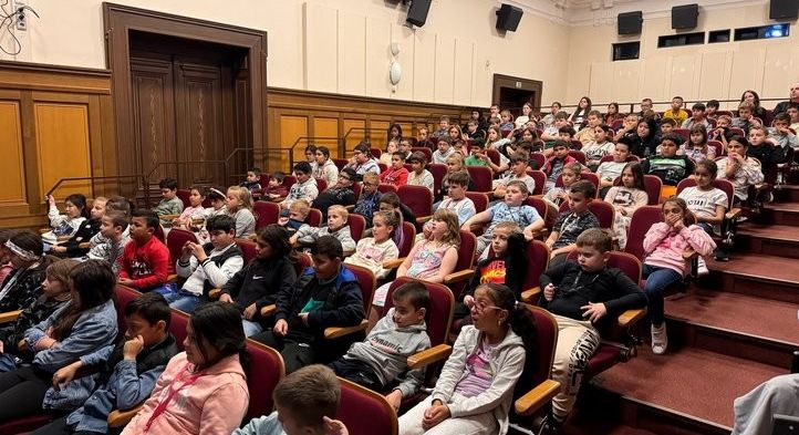 Žáci plzeňských základních škol na promítání filmu Gump - jsme dvojka. Fotografie: archiv MMP 240925_skolaci_gump