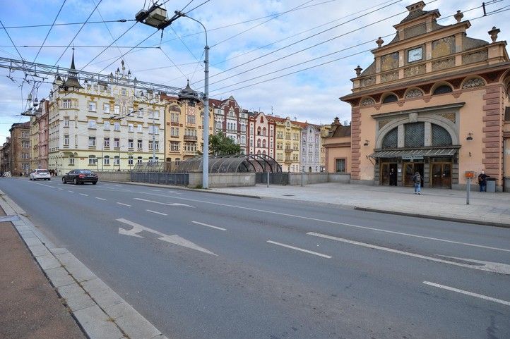 Aktuální stav u Jižního nádraží (fotografie: M. Pecuch) 241015_Jizni_nadrazi_jizak_popelnice_1