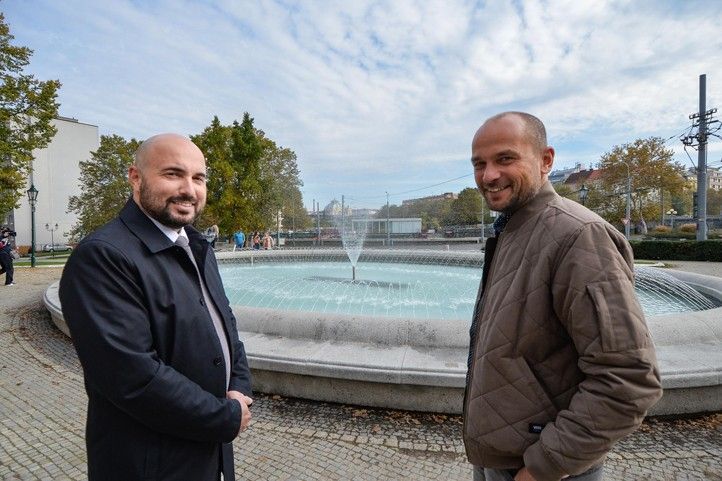 Spuštění opravené kašny (fotografie: M. Pecuch) 241021_ZCU_Fontana_2