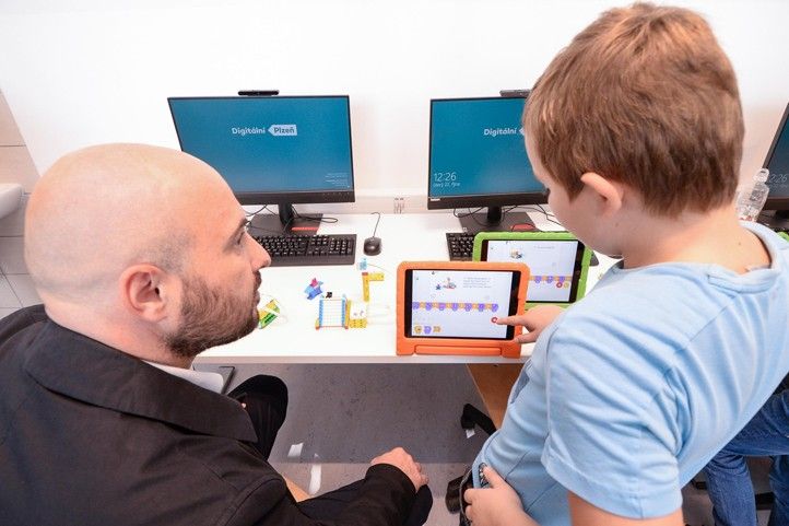 Přístavba 11. ZŠ v Plzni (fotografie: M. Pecuch) 241022_11_ZS_Pristavba_4