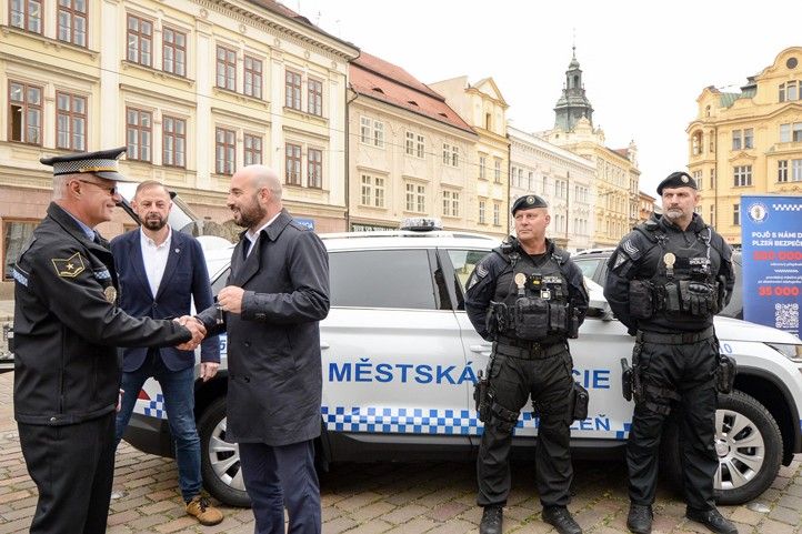 Nový služební vůz (fotografie: M. Pecuch) 241031_Kodiaq_policie_1