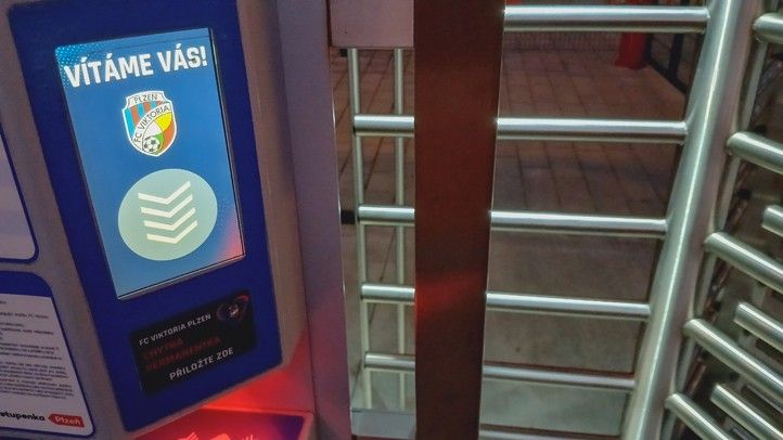 Ilustrační fotografie 241101_Viktoria_turnikety_1