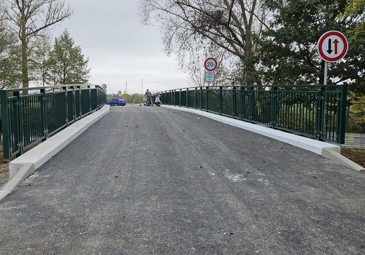 Opravený most (fotografie: R. Žáková) 241104_Most_Radcice_po_1