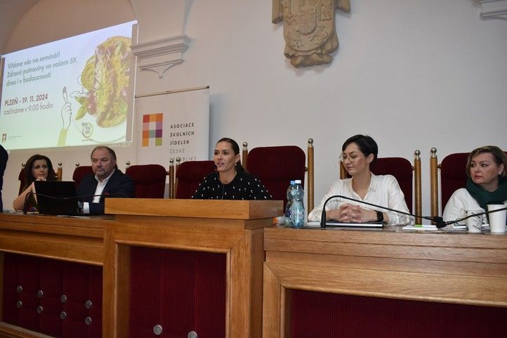 Fotografie: H. Josefová 241120_Skolni_jidelny_seminar_3