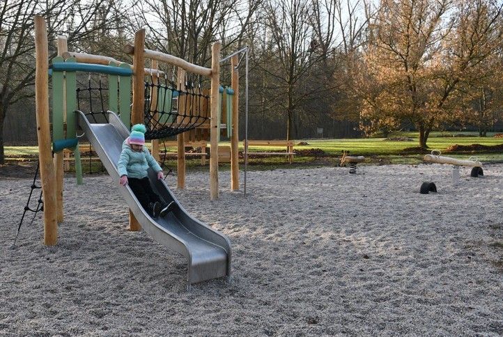 Obnovené hřiště (zdroj fotografií: Správa veřejného statku města Plzně) 241127_Ceske_udoli_hriste_4