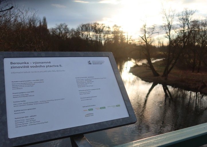 Zdroj fotografií: Dobrovolný ekologický spolek – ochrana ptactva 250129_Infotabule_lavka_Berounka_3