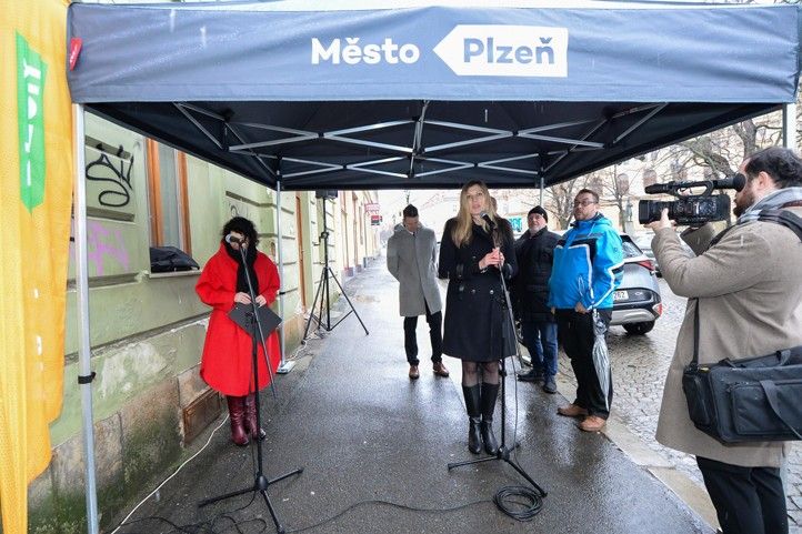 Zahájení rekonstrukce - Dům na adrese Smetanovy sady 9 (foto: M. Pecuch) 250213_Byty_Smetanovy_sady_9_1