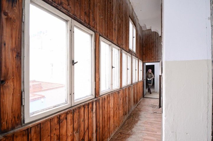 Dům a prostory na adrese Smetanovy sady 9 - současný stav (fotografie: M. Pecuch) 250213_Byty_Smetanovy_sady_9_6