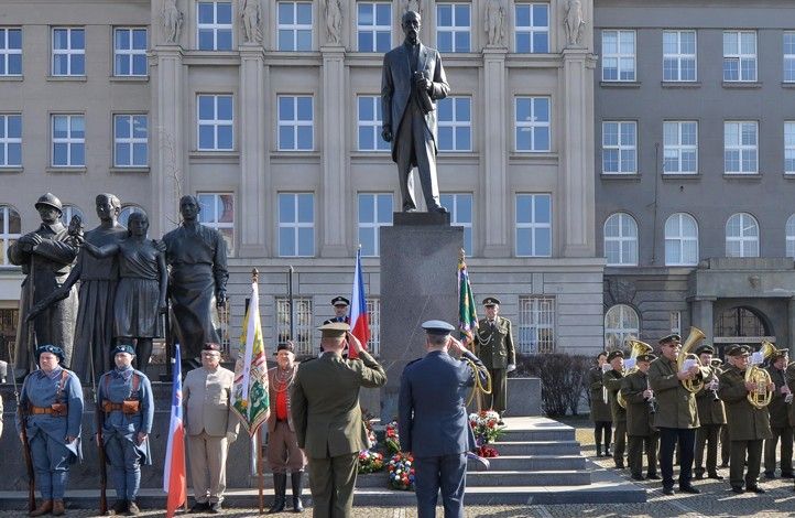 Vzpomínkové setkání na náměstí T. G. Masaryka v Plzni (fotografie: M. Pecuch) 250307_TGM_7