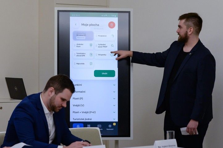 Fotografie z tiskové konference: M. Pecuch 250313_Virtualni_Plzenska_karta_5
