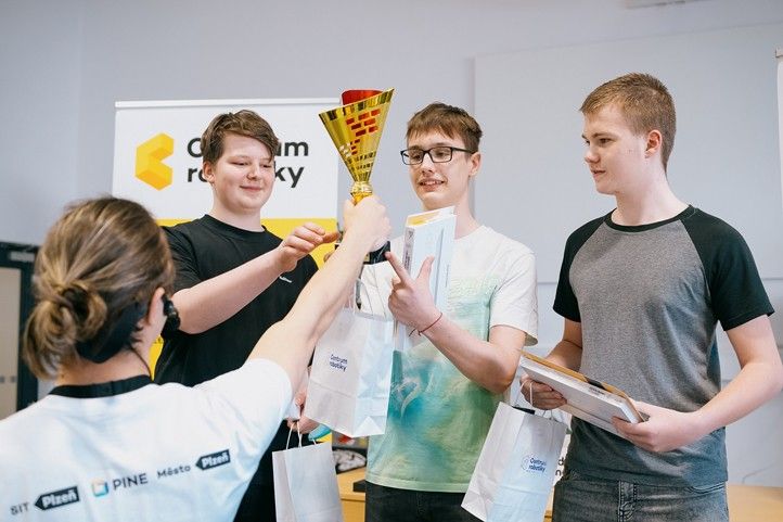 Zdroj fotografií: Správa informačních technologií města Plzně 250407_Droid_Games_4