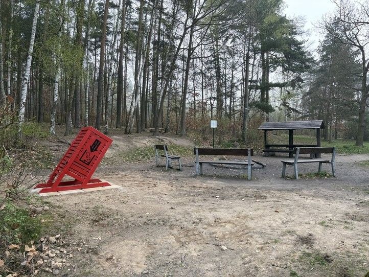 Speciální koše na popel. Fotografie: M. Gregar 250424_Uhlaky_02