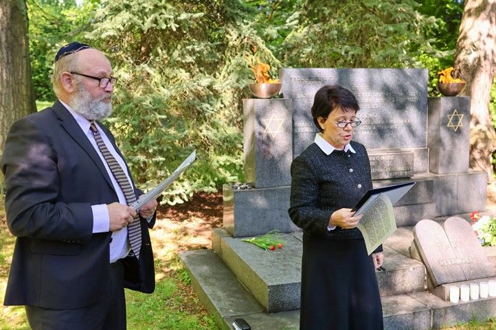 Fotografie: P. Eret 250428_Tryzna_Zidovsky_hrbitov