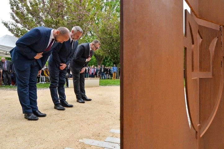 Odhalení památníku 97. pěší divize (fotografie: M. Pecuch) 250503_Slavnosti_svobody_Pamatnik_Infantry_Division_7