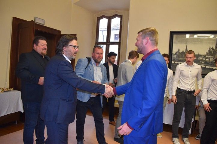 Fotografie: H. Josefová 250530_Gorily_1