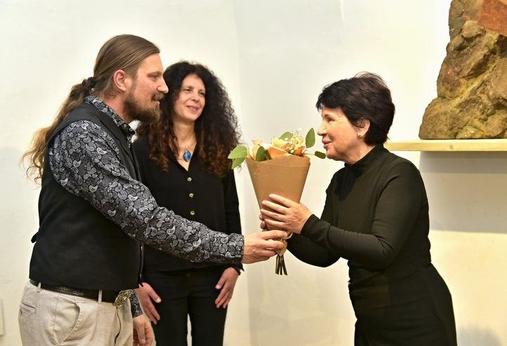 Vernisáž výstavy Petra Šťastného. Fotografie: V. Křivka 250603_vystava_uvu_03