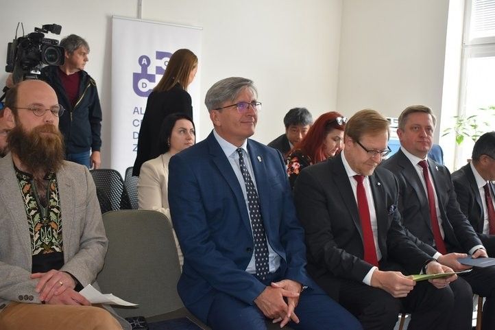 Zahájení nového projektu na podporu ukrajinských seniorů. Fotografie: H. Josefová 250610_ledovec_01