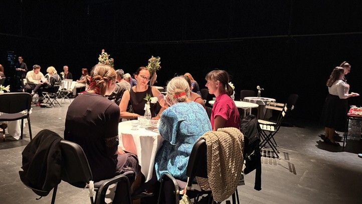 Zdroj fotografií: Divadlo J. K. Tyla 250617_Literarni_kavarna_3