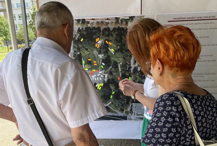 Veřejné setkání - náměstí Míru (zdroj fotografií: Útvar koncepce a rozvoje města Plzně) 250627_Debata_nam_Miru_6_web