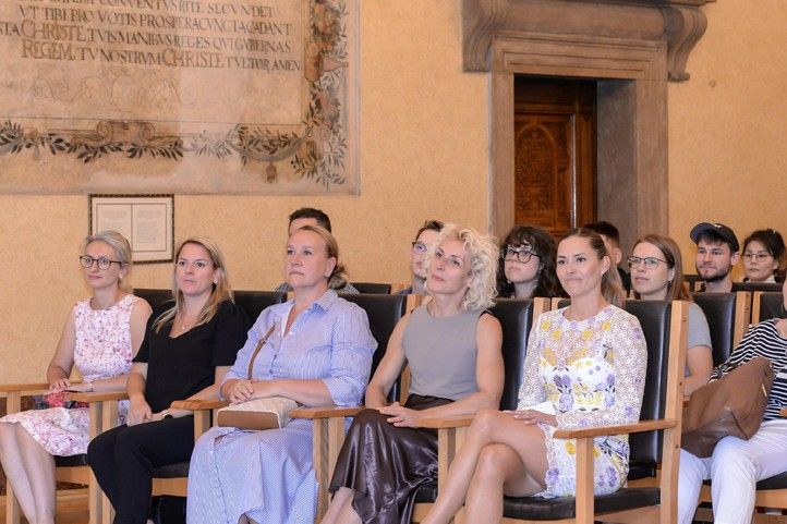 Přijetí na plzeňské radnici (fotografie: M. Pecuch) 250708_Letni_jazykova_skola_1