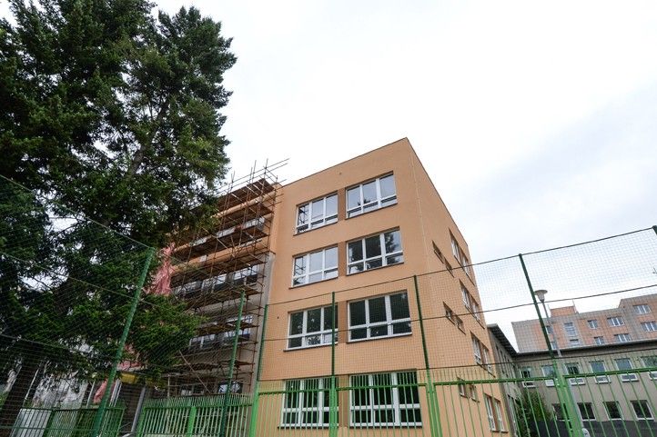 Probíhající stavba na 13. ZŠ (fotografie: M. Pecuch) 250724_Pristavba_13_ZS_6