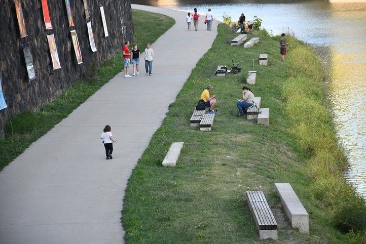 Nové vybavení na náplavce. Foto: R. Žáková 250801_Naplavka_Vybaveni_01