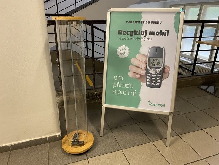 Sběrné místo ve Škroupově 5. Fotografie: B. Hájková 250806_Sberne_Misto_Mobily