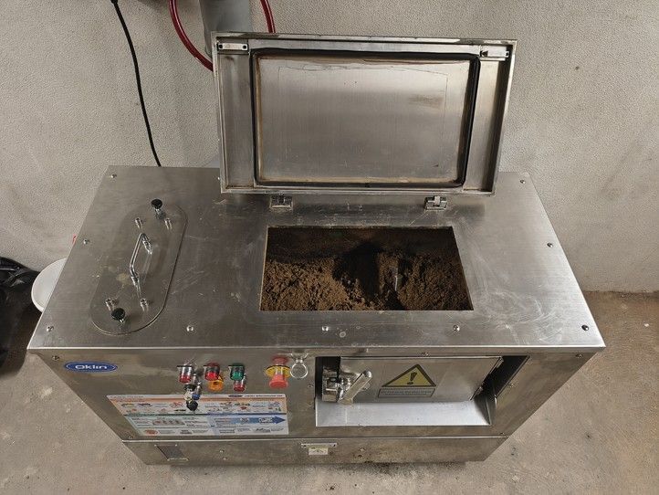 Zdroj fotografií: 21. ZŠ Plzeň 250903_Komposter_2