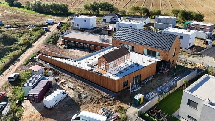 Výstavba nové školky v plzeňském Újezdě finišuje. Fotografie: M. Pecuch, Odbor dotací MMP 250917_ms_ujezd_01