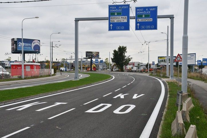 Okružní křižovatka po přestavbě (fotografie: R. Žáková) 250924_Turbo_okruzni_Makro_1