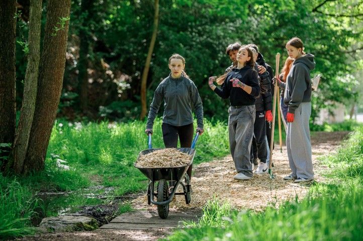 Zdroj fotografií: Skautský institut 250929_Les_uklid_17_zs_1