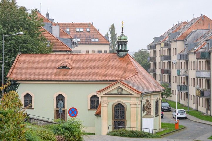 Fotografie: M. Pecuch 250930_Podpis_smlouva_Biskup_u_jeziska_3