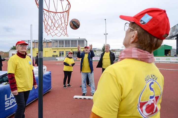 Fotografie: M. Pecuch 251001_Senori_sport_3