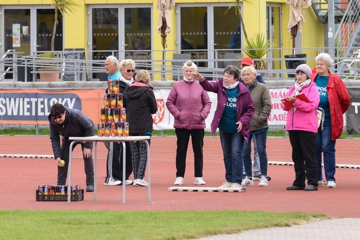 Fotografie: M. Pecuch 251001_Senori_sport_5