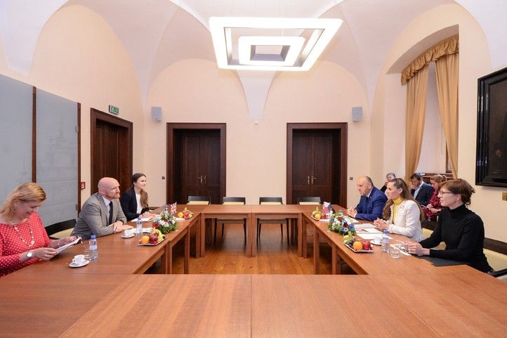 Přijetí na plzeňské radnici (fotografie: M. Pecuch) 251008_Prijeti_britanie_velvyslanec_1