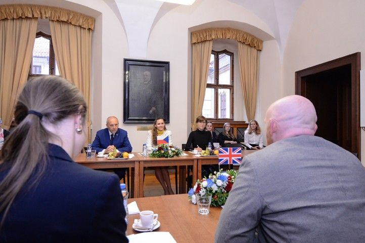 Přijetí na plzeňské radnici (fotografie: M. Pecuch) 251008_Prijeti_britanie_velvyslanec_2